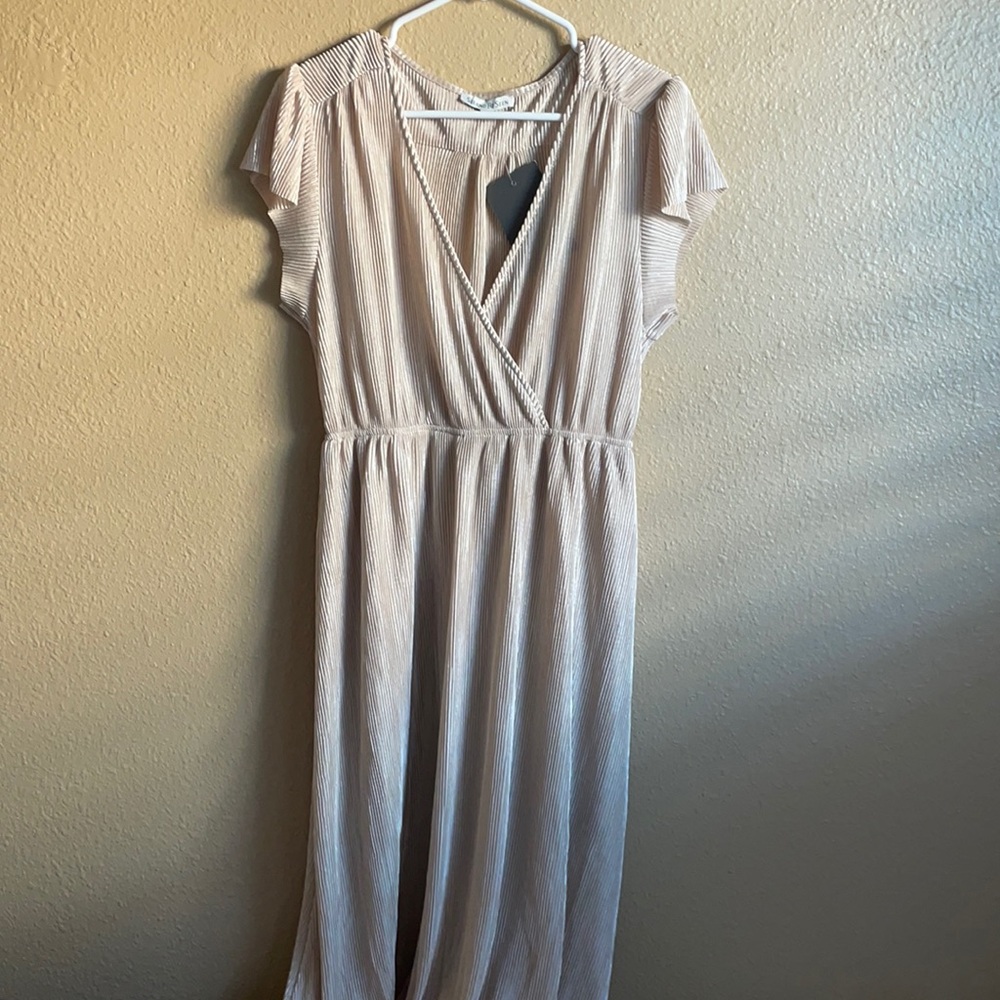 ATHENA GOLD PLEATED MAXI DRESS - M NWT